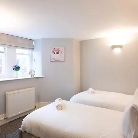 Complete Queens - Sleeps 8 With Free Parking By Prescott 布里斯托