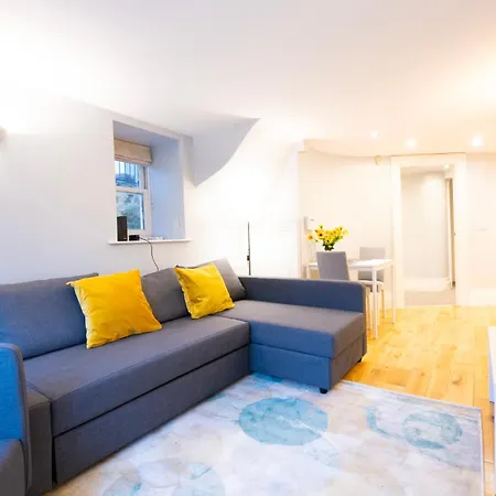 Complete Queens - Sleeps 8 With Free Parking By Prescott * בריסטול