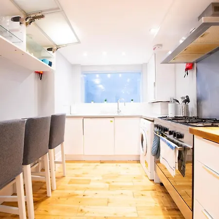Complete Queens - Sleeps 8 With Free Parking By Prescott Apartment Bristol