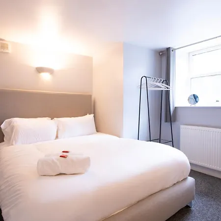 Apartman Complete Queens - Sleeps 8 With Free Parking By Prescott Bristol